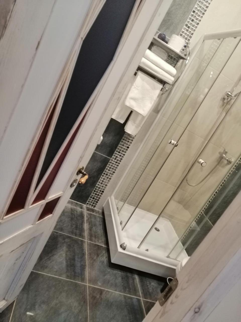 Papa Home Riga Luaran gambar